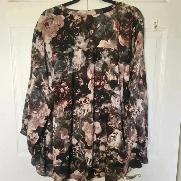 TORRID Georgette Bow Tie Blouse in "Long Stem Rose" Size 4 (26) PtP 29 inches - Picture 15 of 15